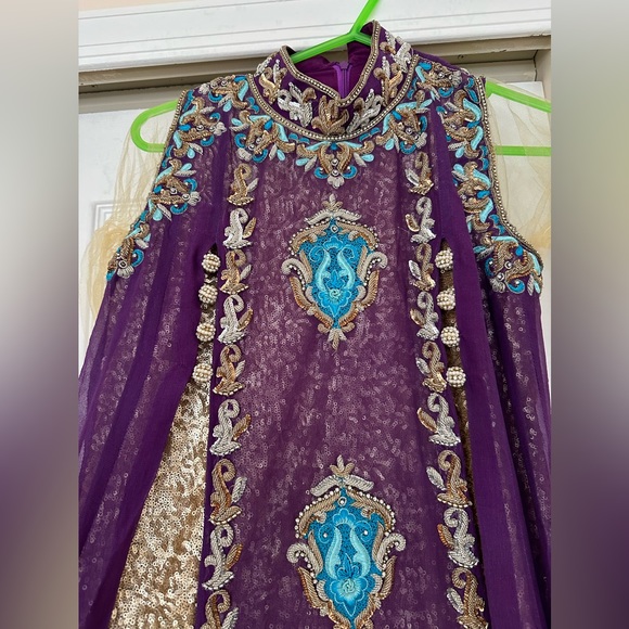 Indian style Pakistani style dress. Purple gold sequin size medium. - Picture 5 of 9
